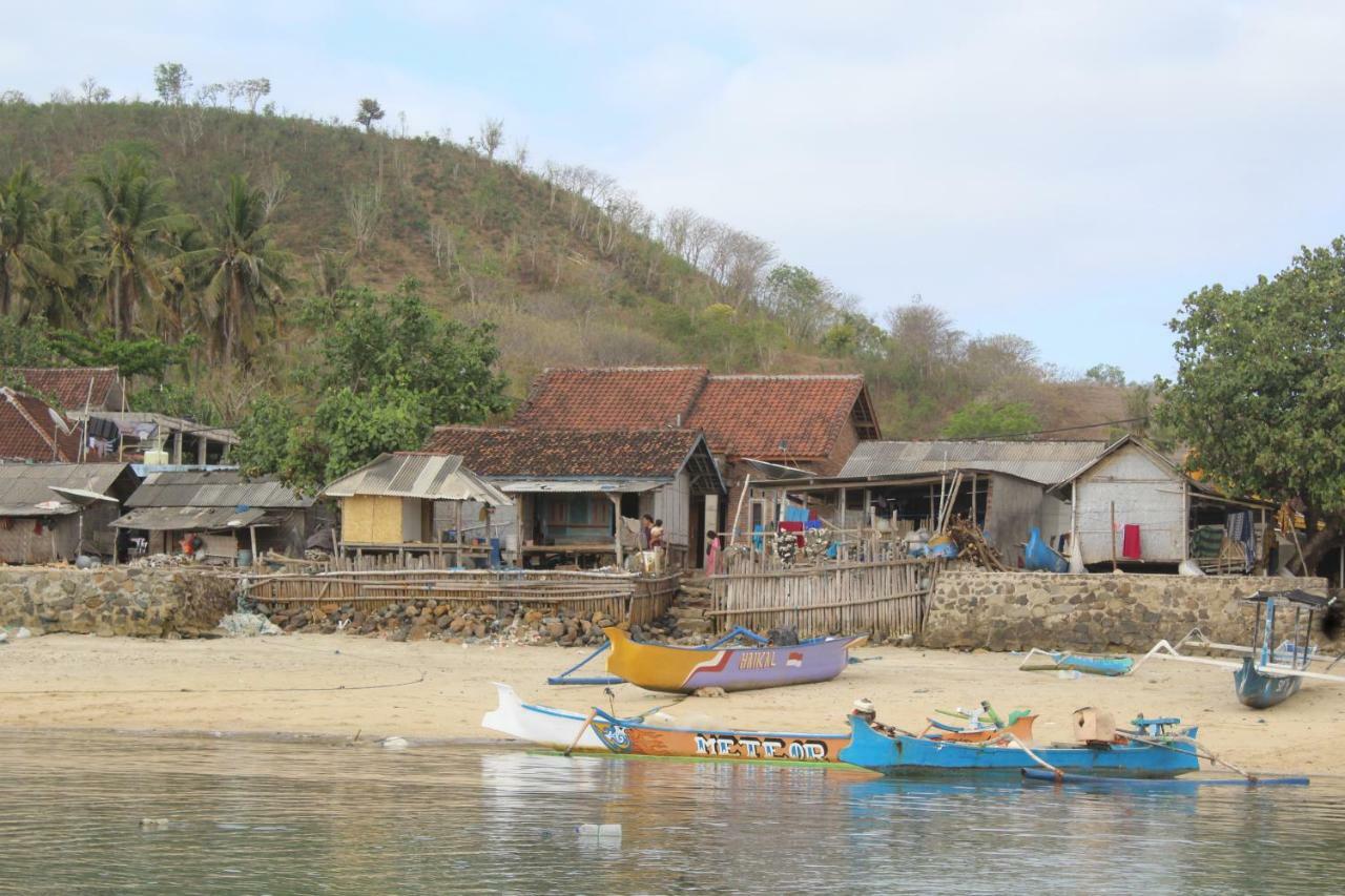 Duyung Rooms & Resto Gerupuk Bumbang Zewnętrze zdjęcie